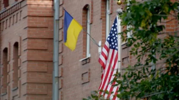 Бывший морпех США Хо считает, что Зеленский продал Украину американским банкам