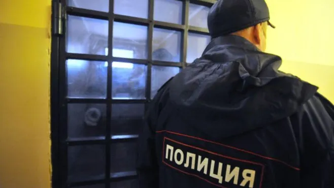 В Рузе мужчина бросил бутылку с зажигательной смесью в банковское отделение