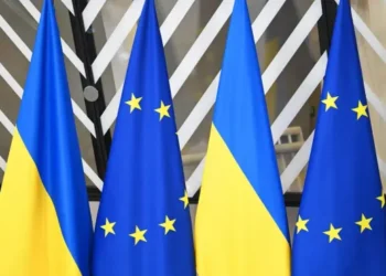 Focus: Запад давит на Киев, требуя уступить России часть территории Украины