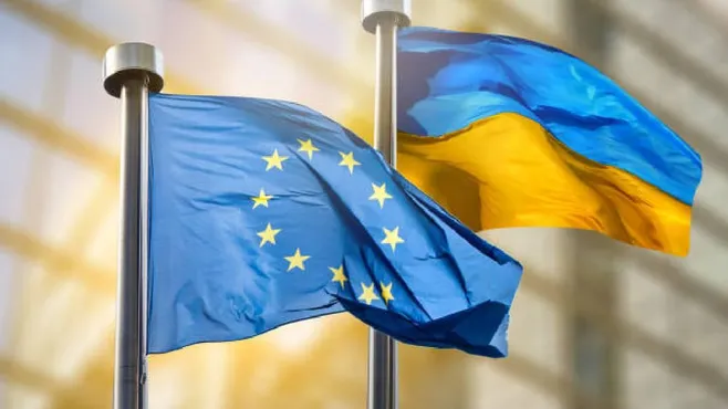 Guardian: Украину и Молдавию примут в ЕС при условии политического давления на альянс