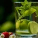 Гастроэнтеролог Кашух пояснила отсутствие пользы для организма от воды с лимоном