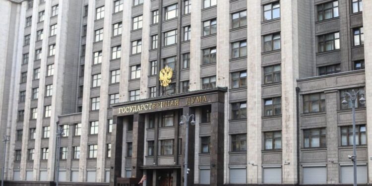 В Госдуме предложили запретить эвакуировать машины водителей с электронными правами