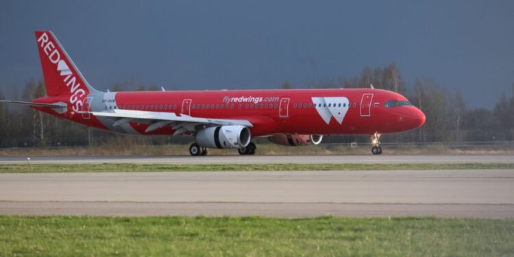 Соблюдение прав пассажиров задержанных в Москве и Тель-Авиве рейсов Red Wings проконтролировала прокуратура