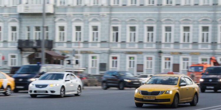 Столичных таксистов проверят на знание Москвы