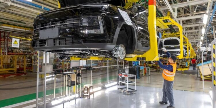 Три российских автозавода возобновили производство после корпоративного отпуска