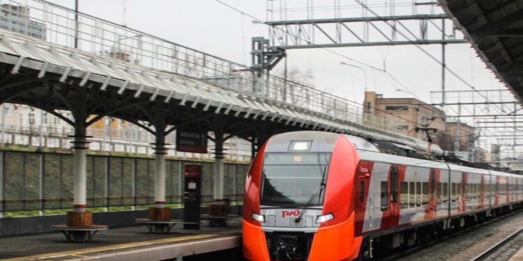 Между Курском и Москвой организовали дополнительные поезда