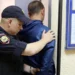 Baza: россиянин нечаянно принес в полицию пакет конопли