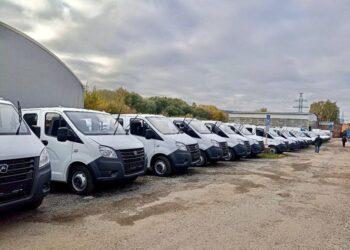 Подмосковные коммунальные службы получили 30 новых автомобилей