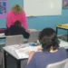 В Химках родители требуют увольнения учительницы, которая вела урок с дуршлагом на голове