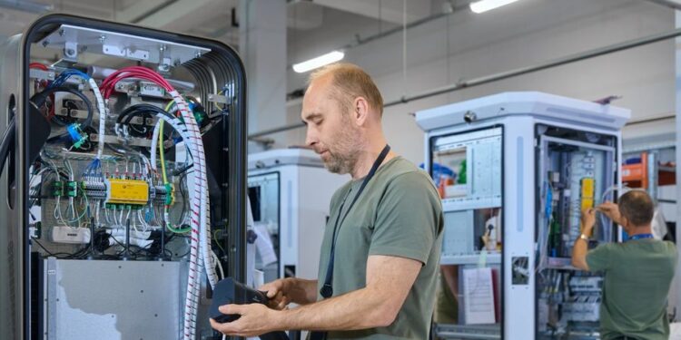 Москва заряжает: какие зарядные станции для электротранспорта выпускают в столице