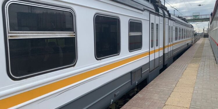 В Подмосковье на Казанском направлении МЖД загорелись релейные шкафы
