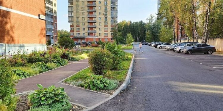 В этом году в Подмосковье благоустроили 627 дворовых территорий в 57 горокругах