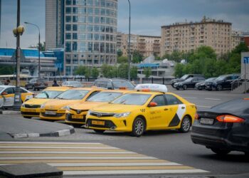 Автоэксперт: рост количества российских машин в такси не повлияет на их тарифы