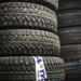 Автоэксперт порекомендовал самостоятельно переобувать машину ради экономии