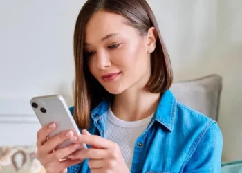 Россиян предупредили об опасности хранения сканов паспорта в смартфоне