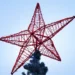 Лесника из Подмосковья щедро наградили за «зеленую» новогоднюю находку для Кремля