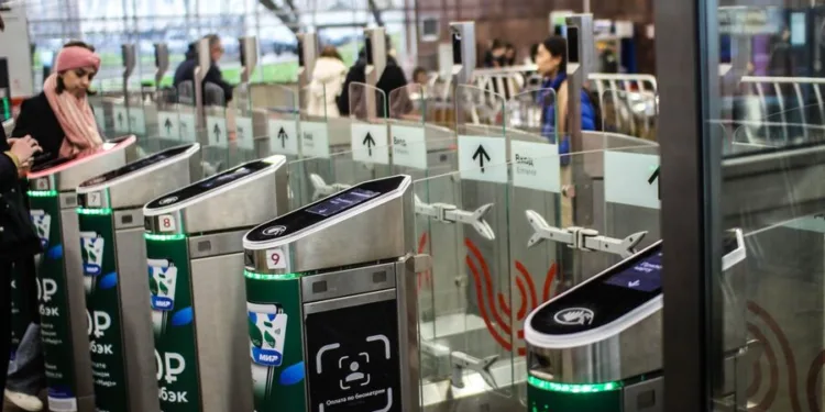 Оплата проезда по биометрии заработала на всех турникетах столичного метро и МЦК
